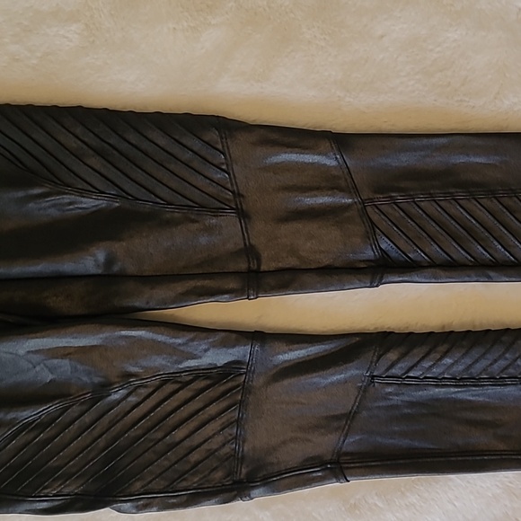 Spanx Black Moto Faux Leather Ribbed High Waisted Leggings Small - Picture 4 of 11
